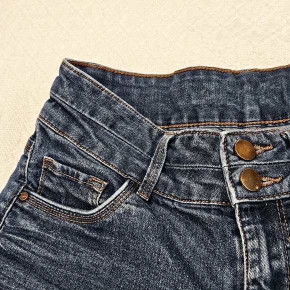 Vintage Jean Shorts - Picture 6 of 7